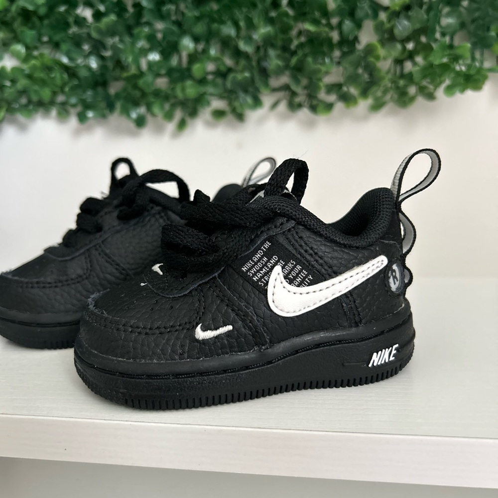 Nike Black Sneakers Classic Design